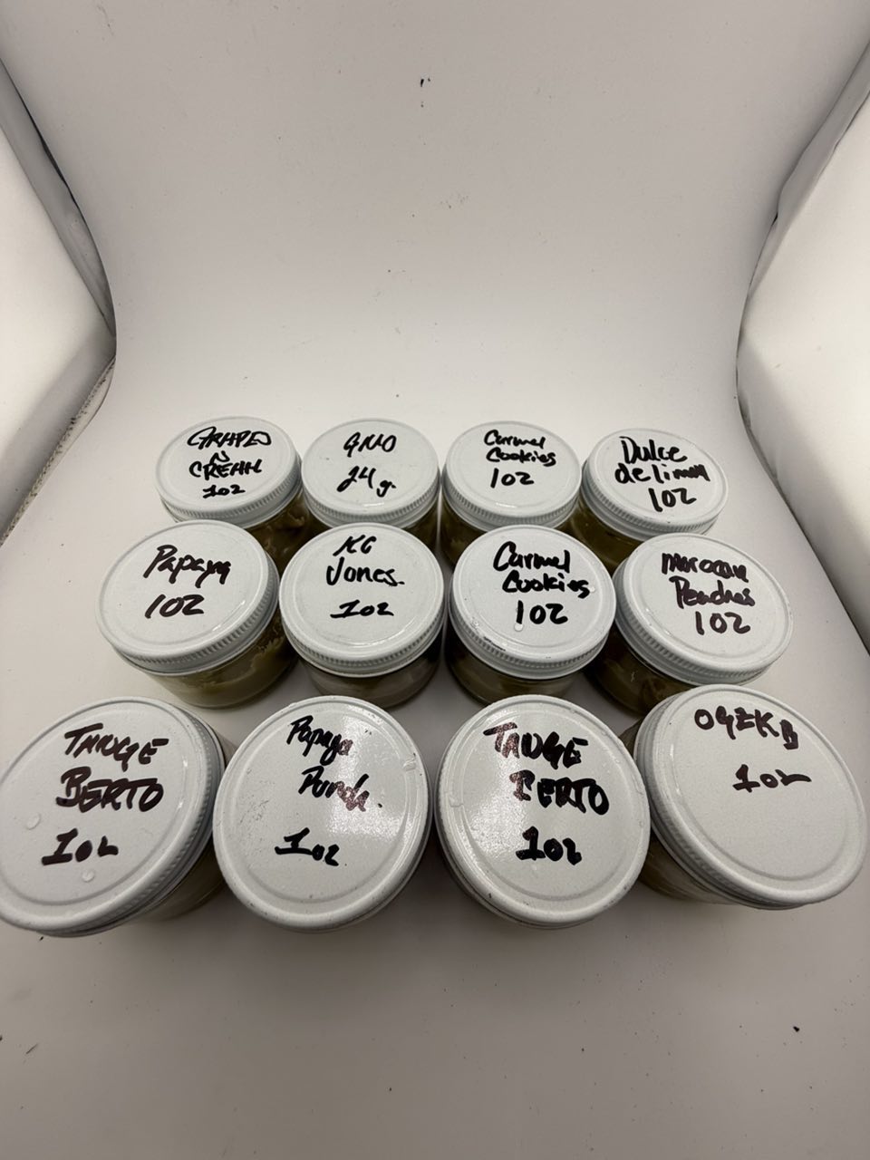 HASH ROSIN 90-150U HEAD STASH — texture shown in close detail