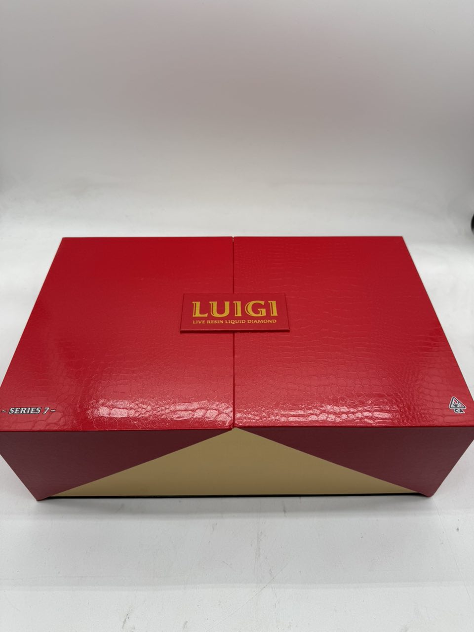 Luigi Red Box — Disposables product photo on NexaDistro (view 4)