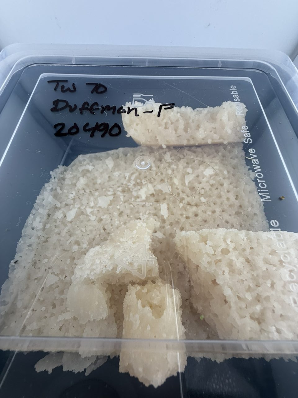 UNLABELED WAX CRUMBLE AND SUGARS JARS (LICENSED AND CLEAN ) — jar and label from a second angle